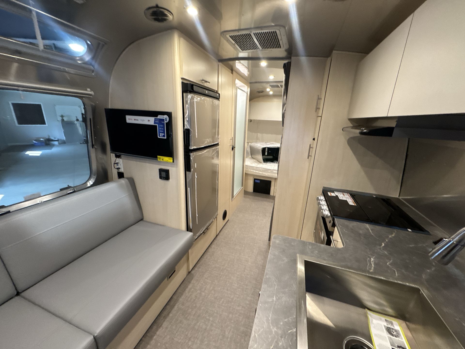 2026 Airstream 25FBQ Base