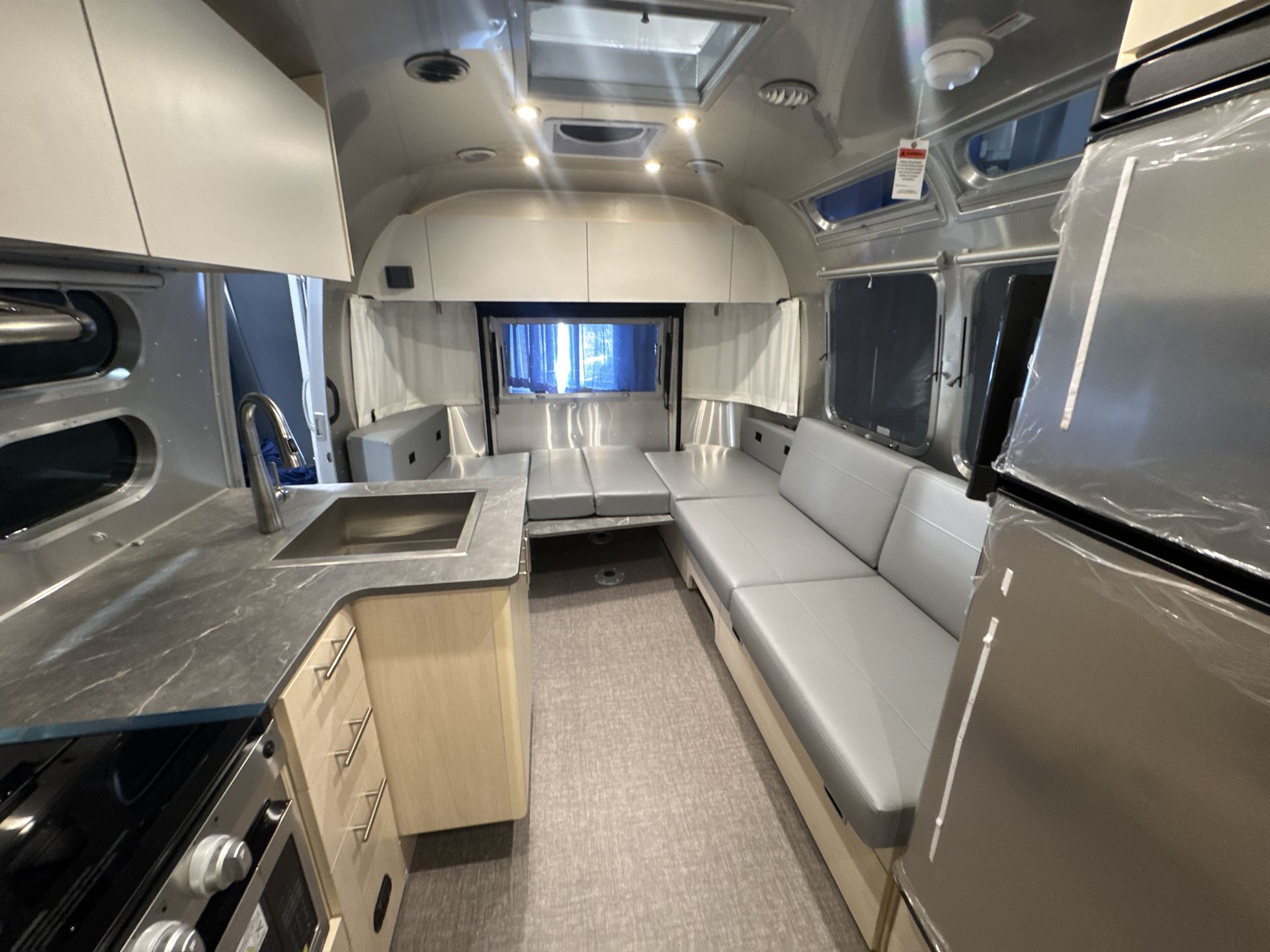 2026 Airstream 25FBQ Base