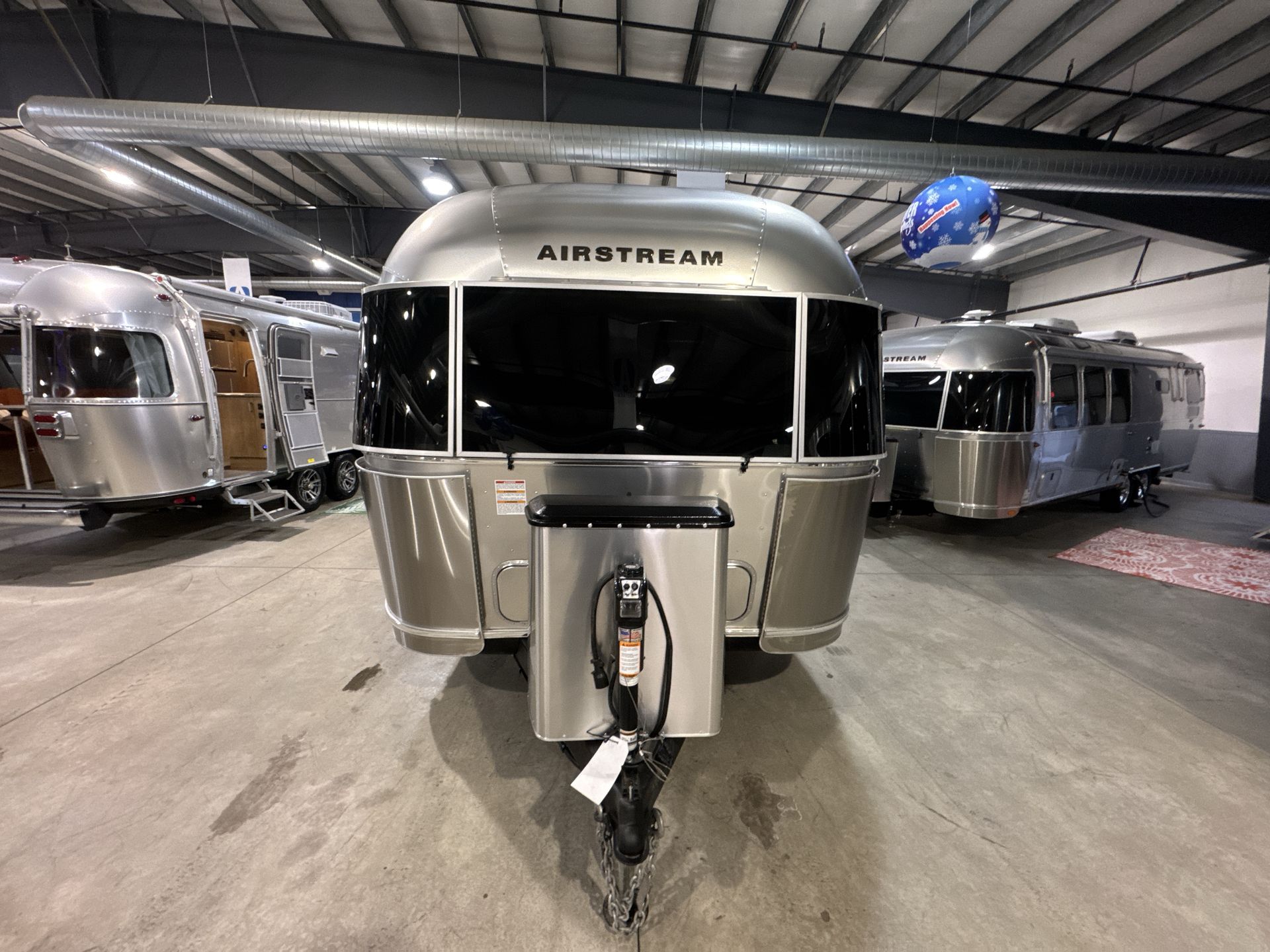 2025 Airstream 27FBQ Base