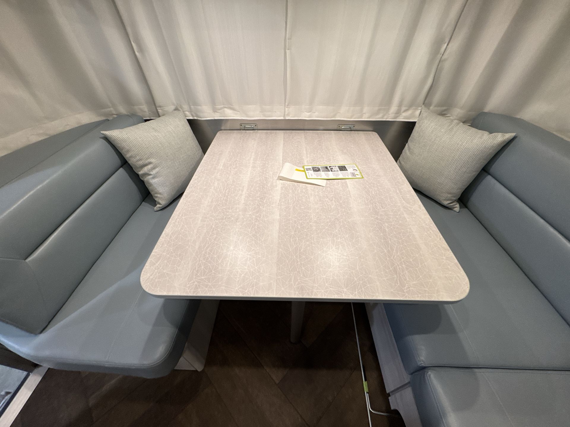 2025 Airstream 27FBQ Base