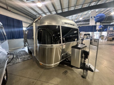 2025 Airstream 25FBT Base