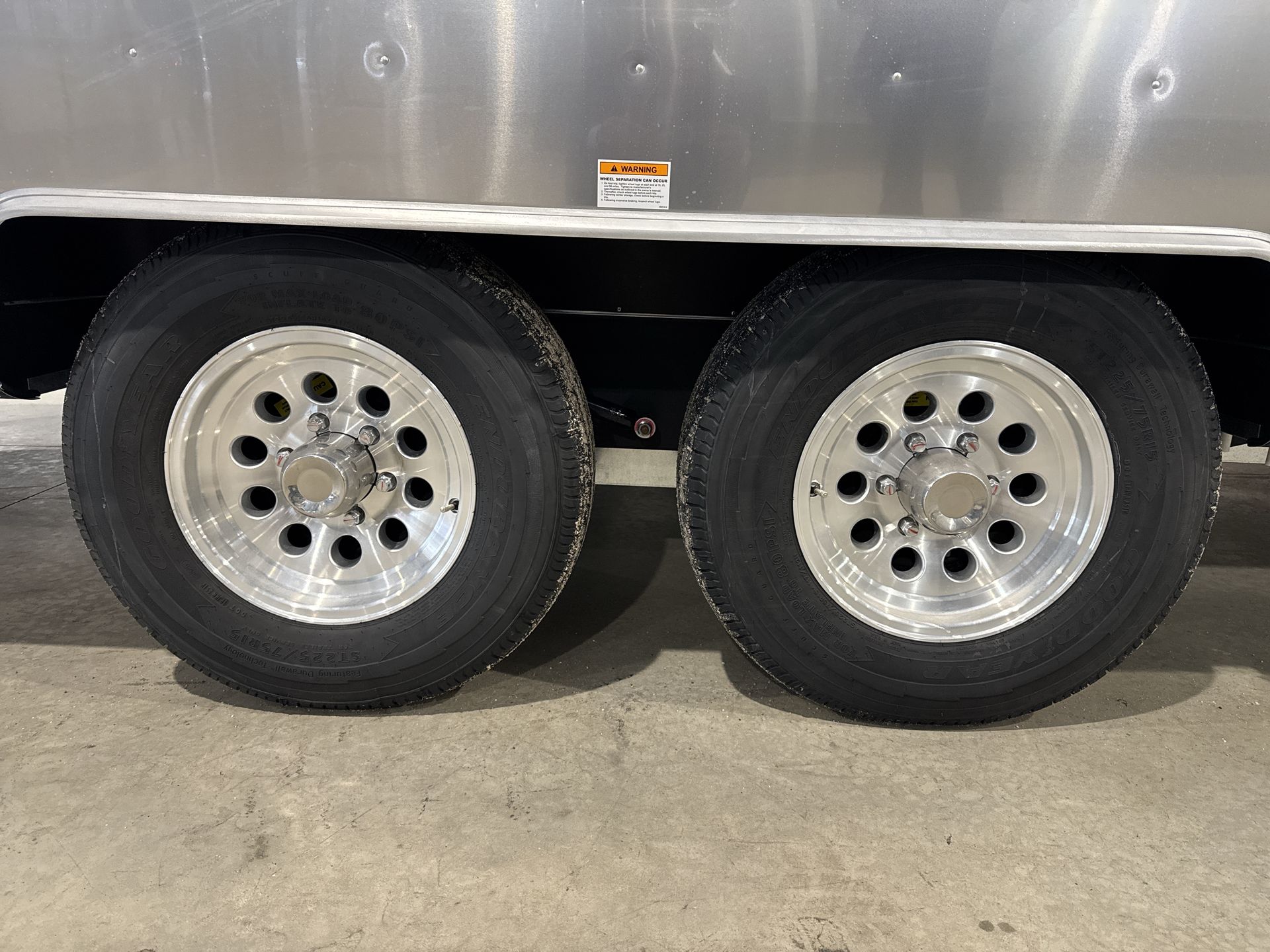 2026 Airstream 27FBT Base