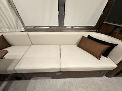 2026 Airstream 27FBT Base