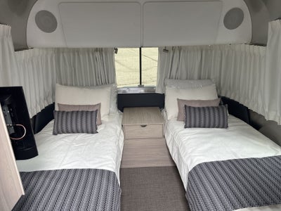 2026 Airstream 27FBT Base