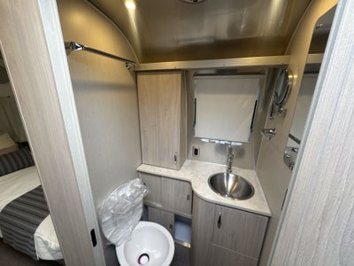 2026 Airstream 27FBT Base