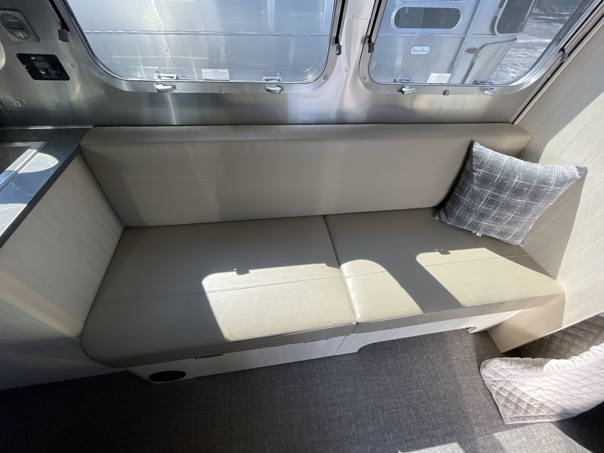 2025 Airstream 30FBBT Base