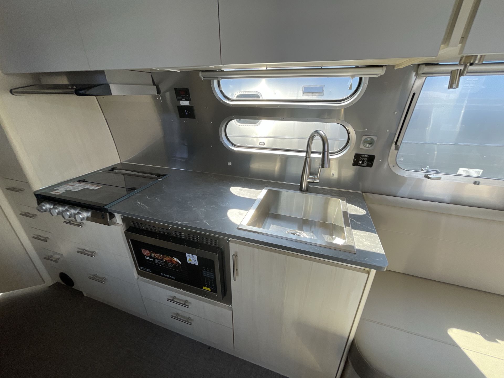 2025 Airstream 30FBBT Base
