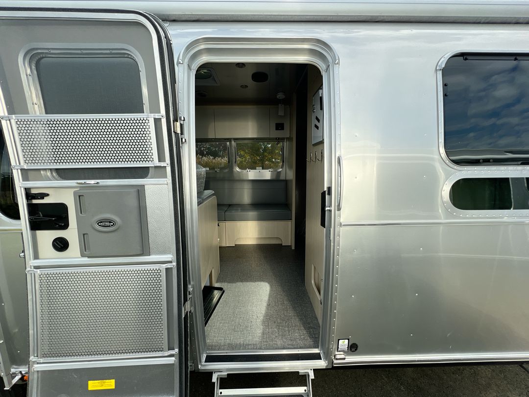 2026 Airstream 30FBBQ Base