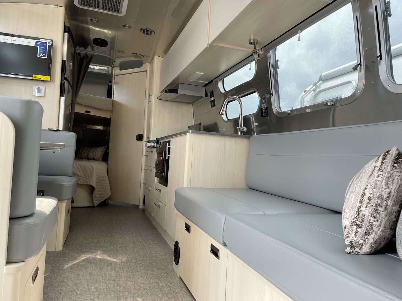 2025 Airstream 30FBBQ Base