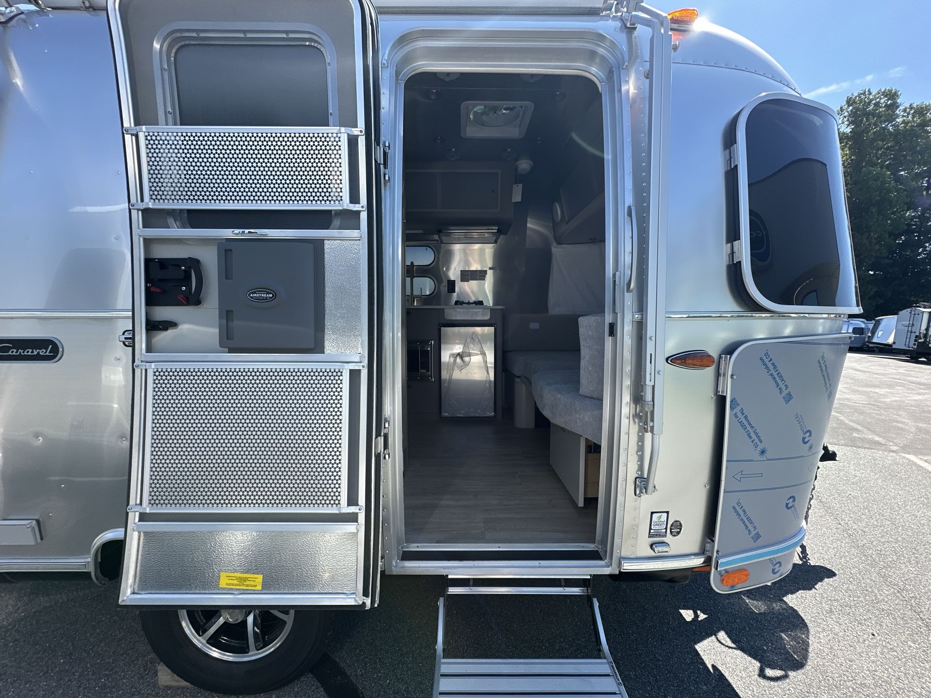 2026 Airstream 16RB Base