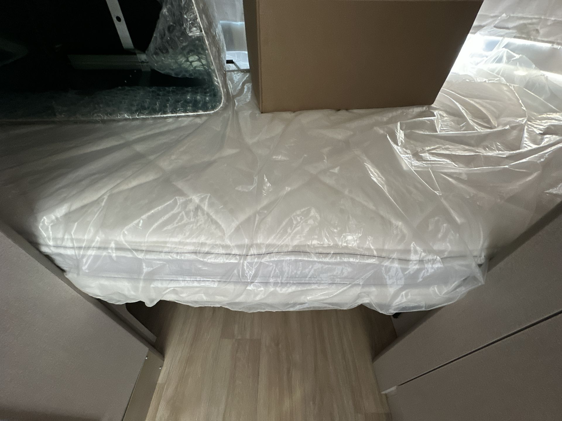 2026 Airstream 16RB Base