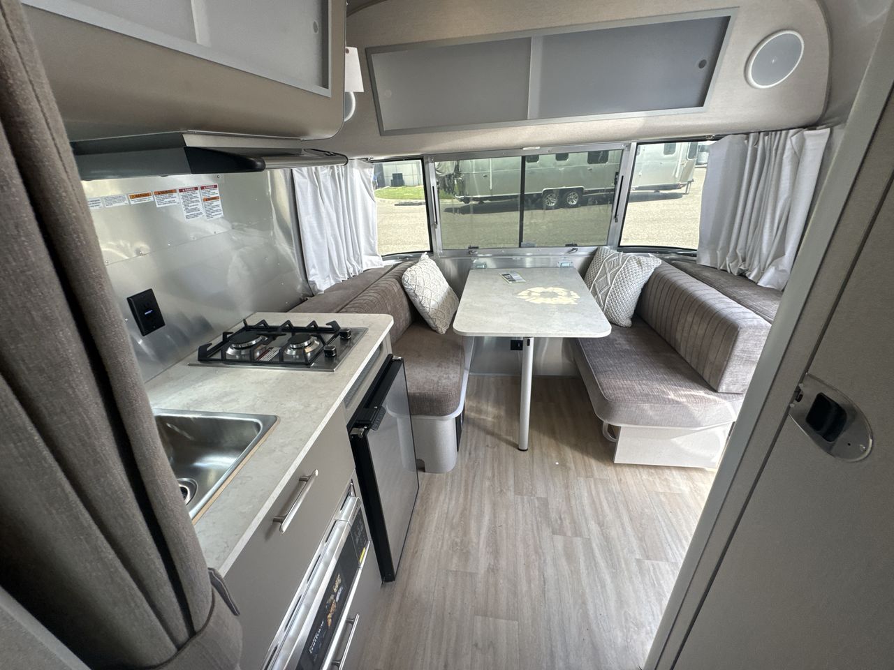 2025 Airstream 16RB Base