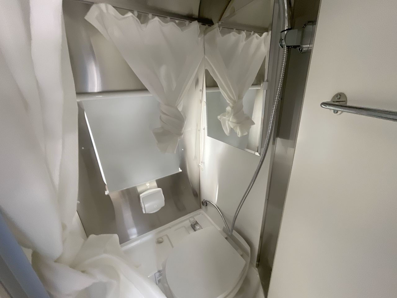 2025 Airstream 16RB Base