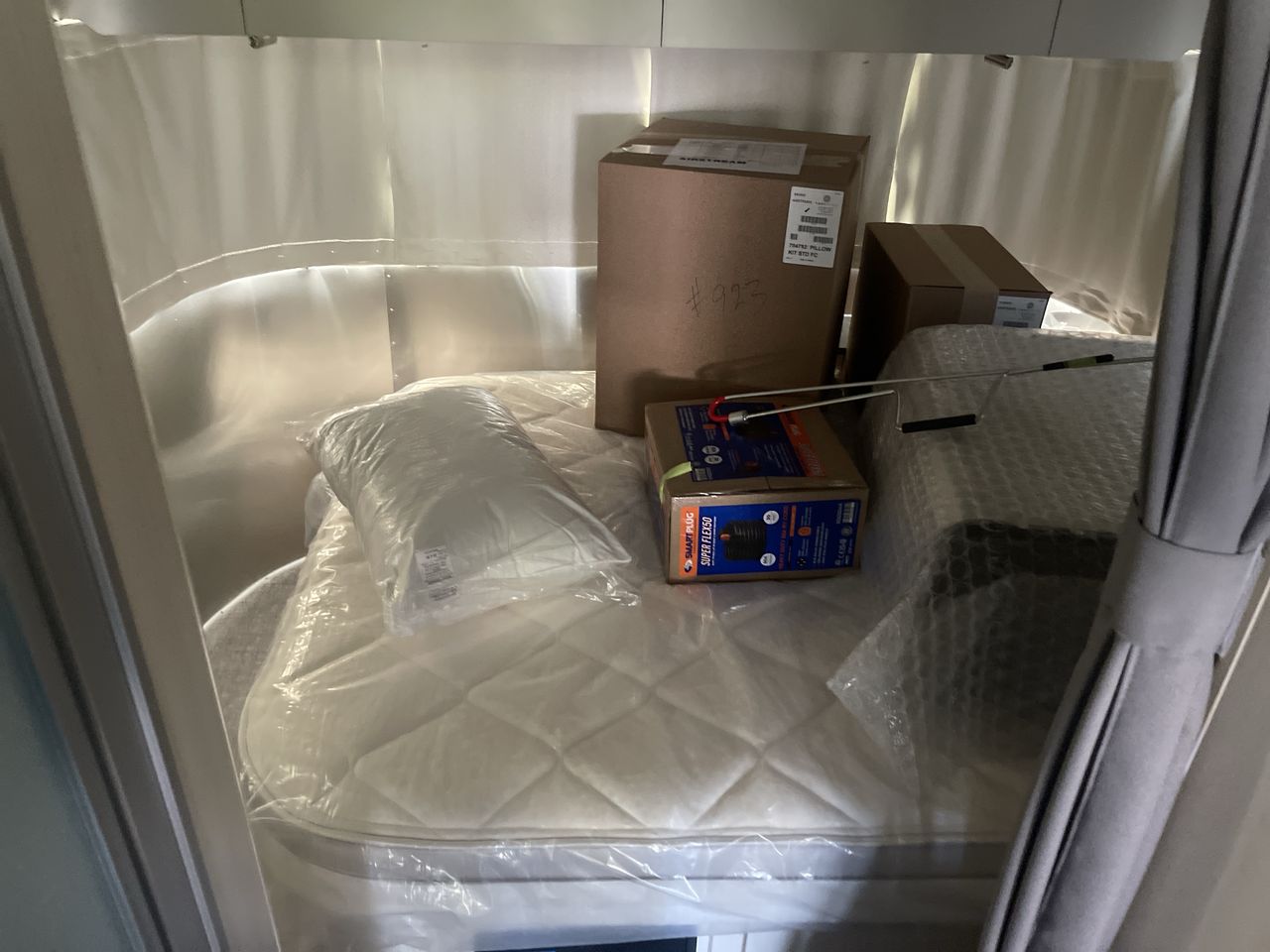 2026 Airstream 25FBQ Base