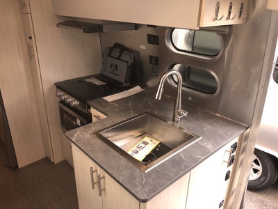 2026 Airstream 25FBT Base