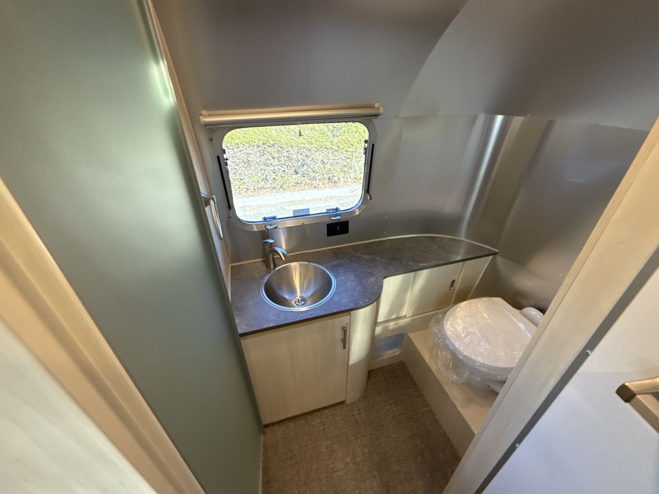 2026 Airstream 23FBT Base