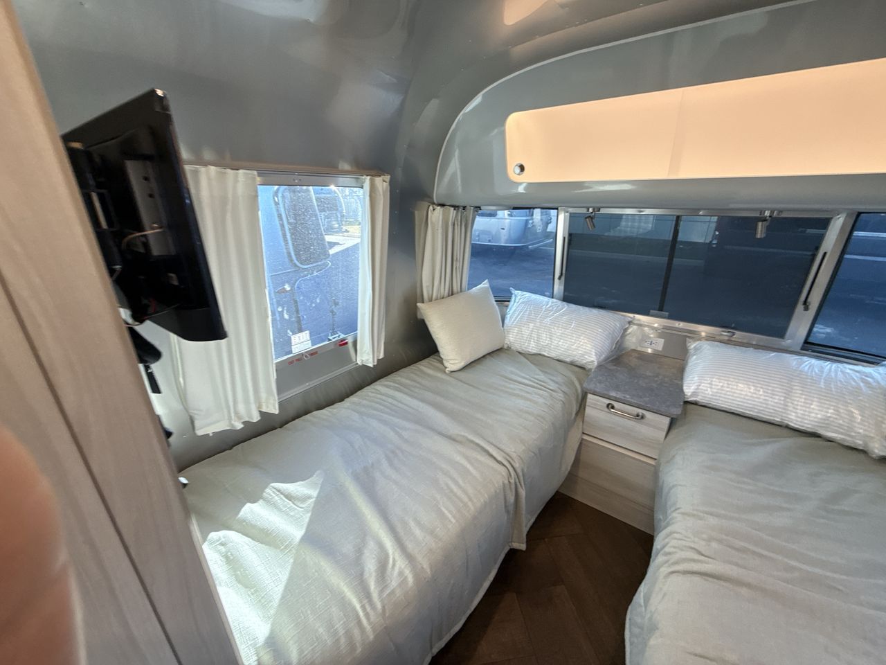 2026 Airstream 23FBT Base
