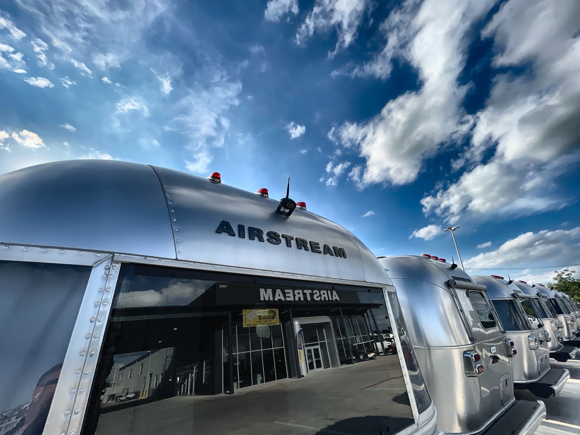 2026 Airstream 27FBQ Base