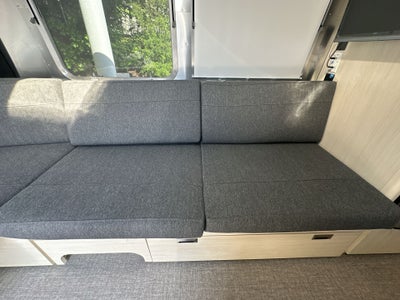 2025 Airstream 27FBQ Base