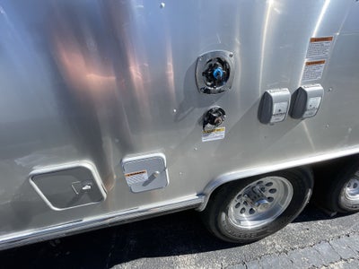 2026 Airstream 27FBT Base