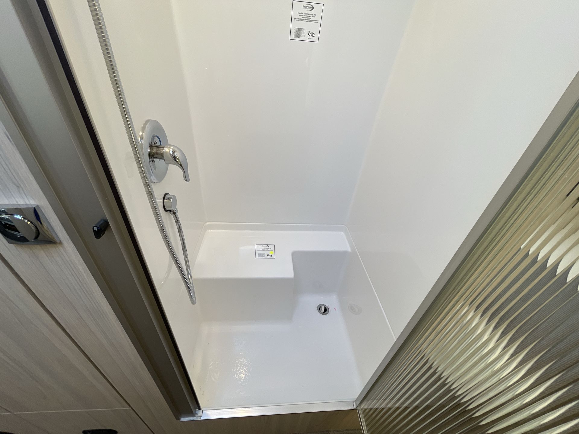 2026 Airstream 27FBT Base