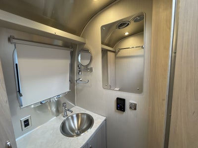 2026 Airstream 27FBT Base