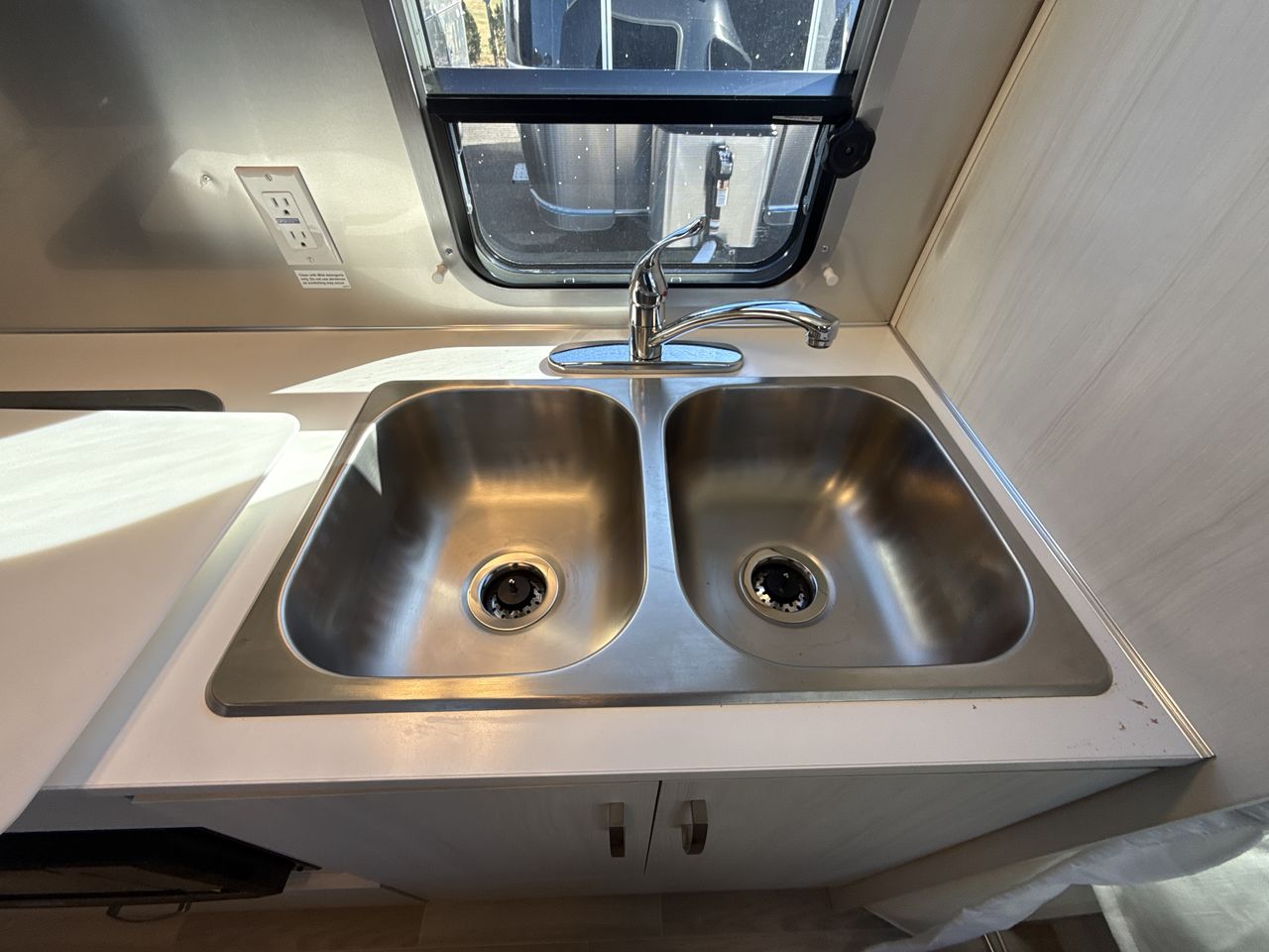 2026 Airstream 22FB Base