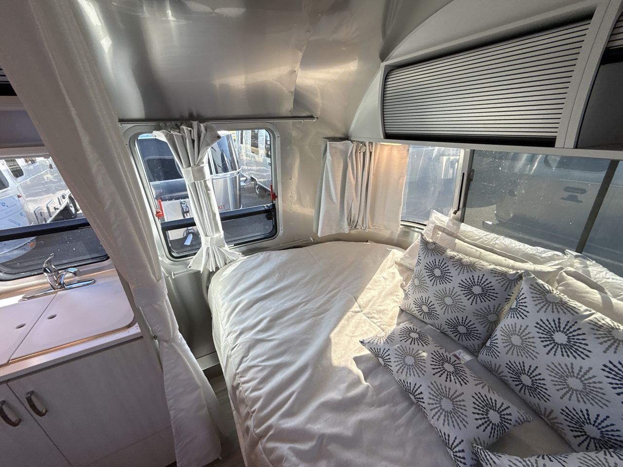 2026 Airstream 22FB Base