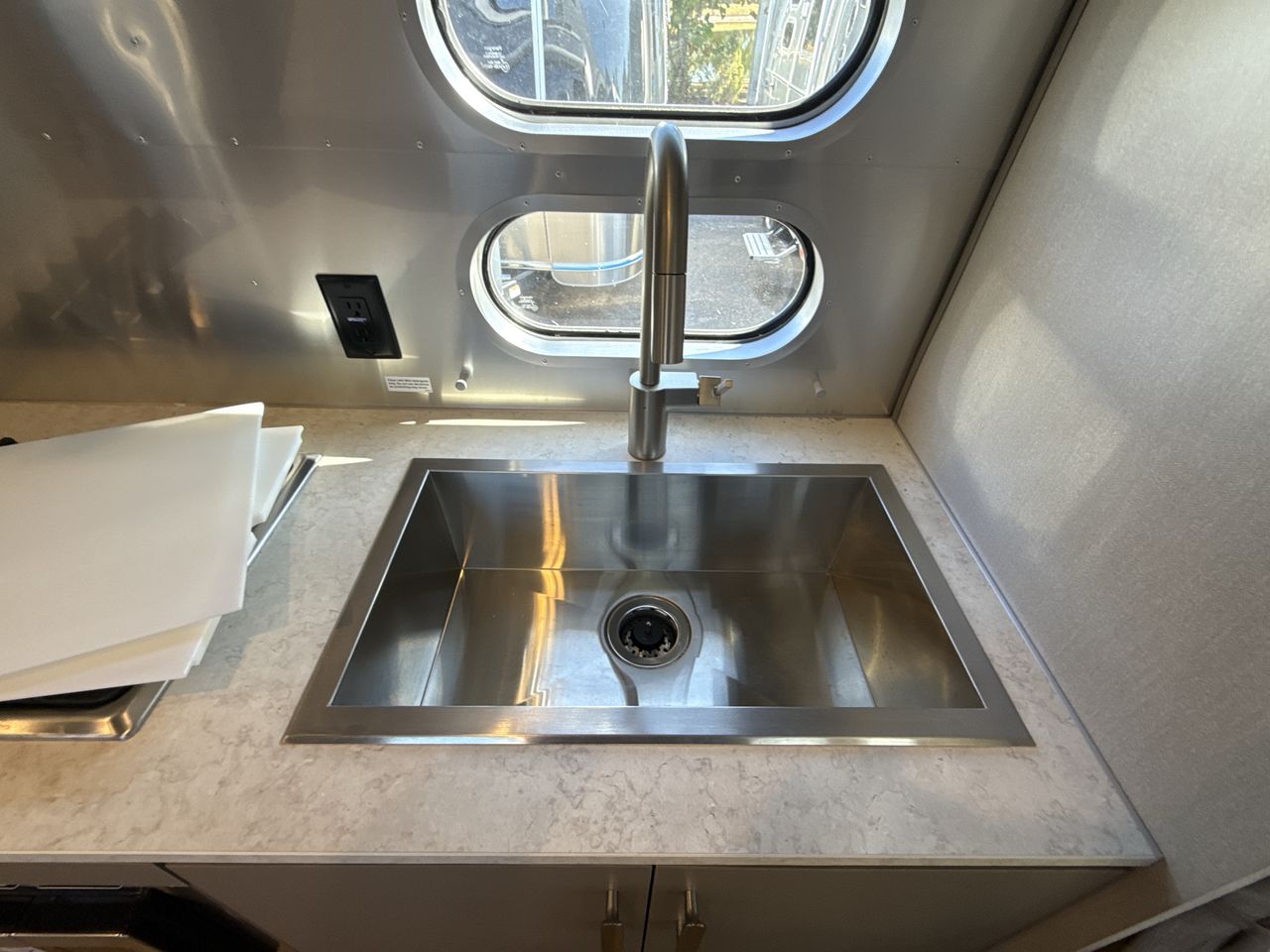 2026 Airstream 22FB Base