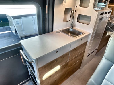 2026 Airstream Rangeline Base