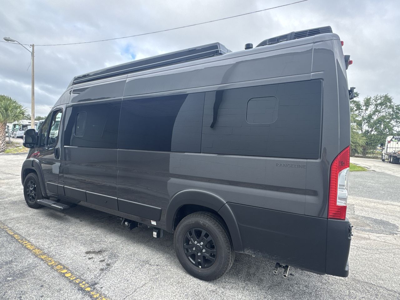 2026 Airstream Rangeline Base