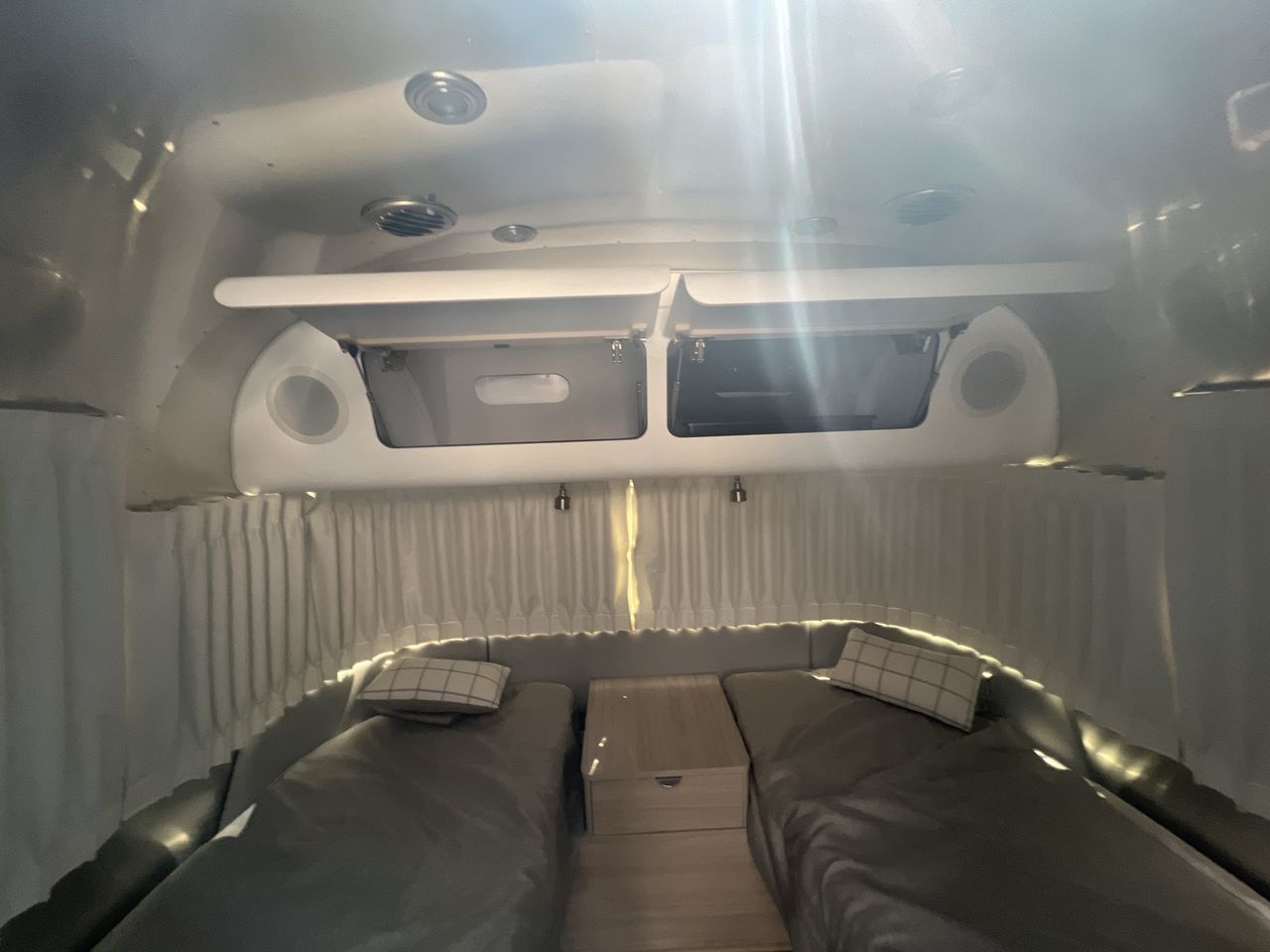 2026 Airstream 25FBT Base