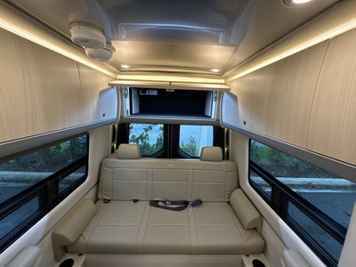 2026 Airstream 24GL 4x2 Passenger Base