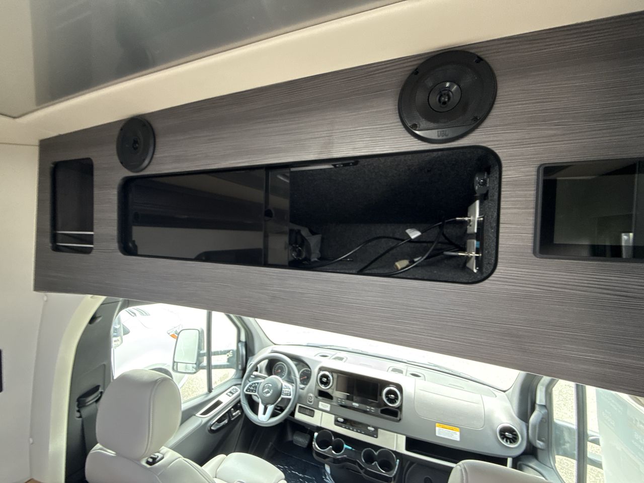 2026 Airstream Murphy Suite Base