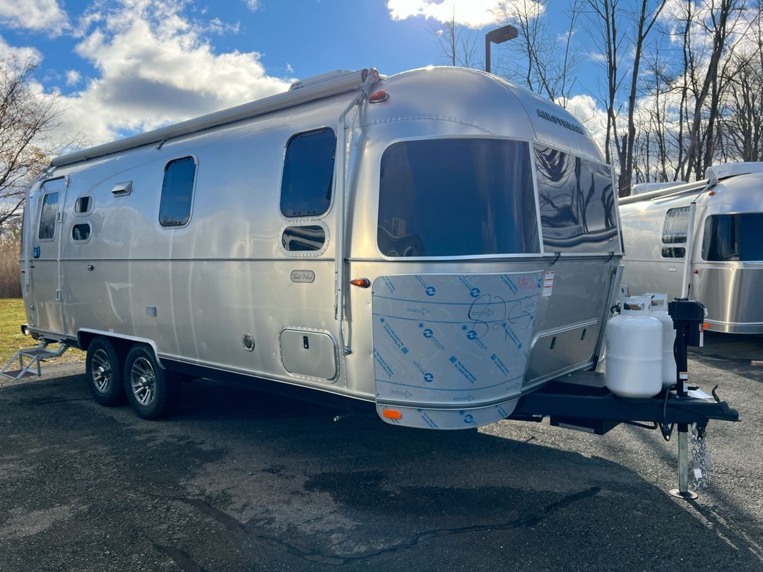 2026 Airstream 25FBT Base