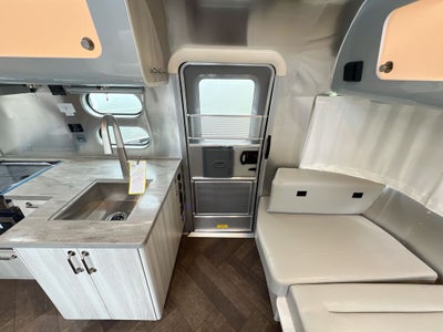 2025 Airstream 27FBT Base