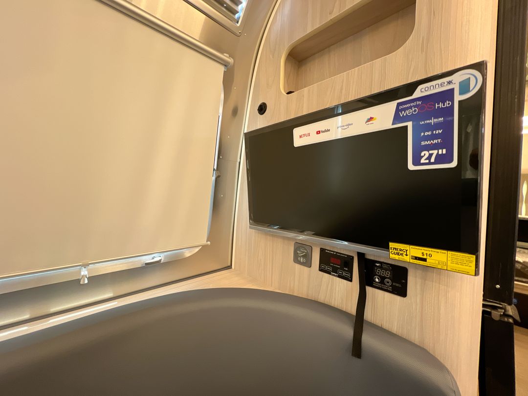 2025 Airstream 25FBQ Base