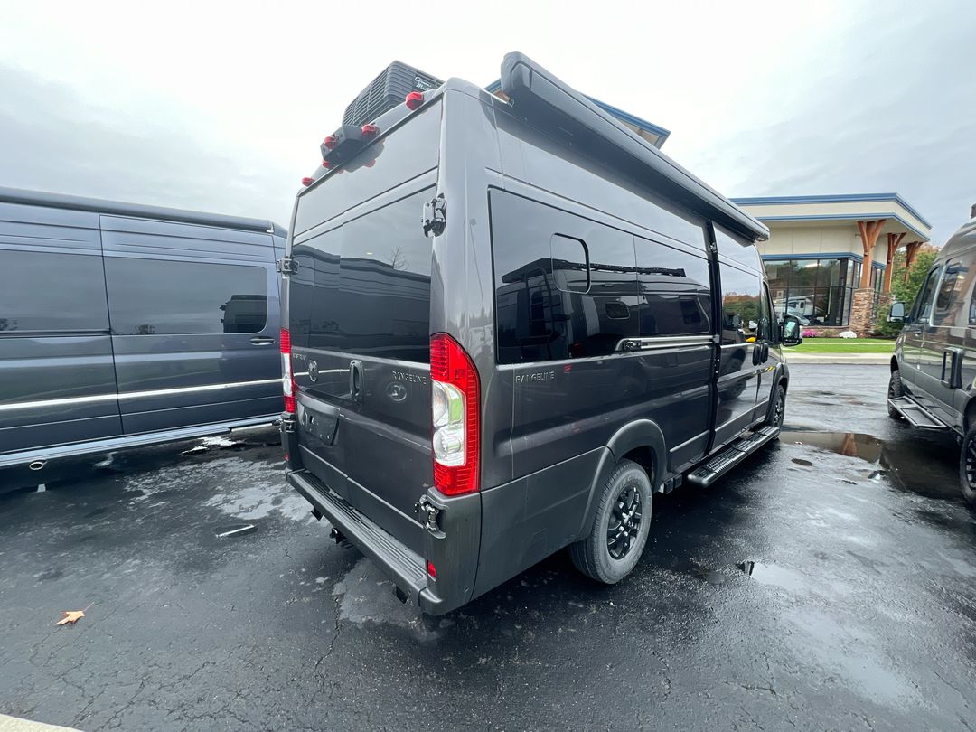 2026 Airstream Rangeline Base