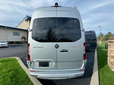 2026 Airstream 24GL 4x2 Passenger Base