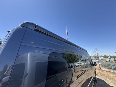 2025 Airstream 24 GL Base