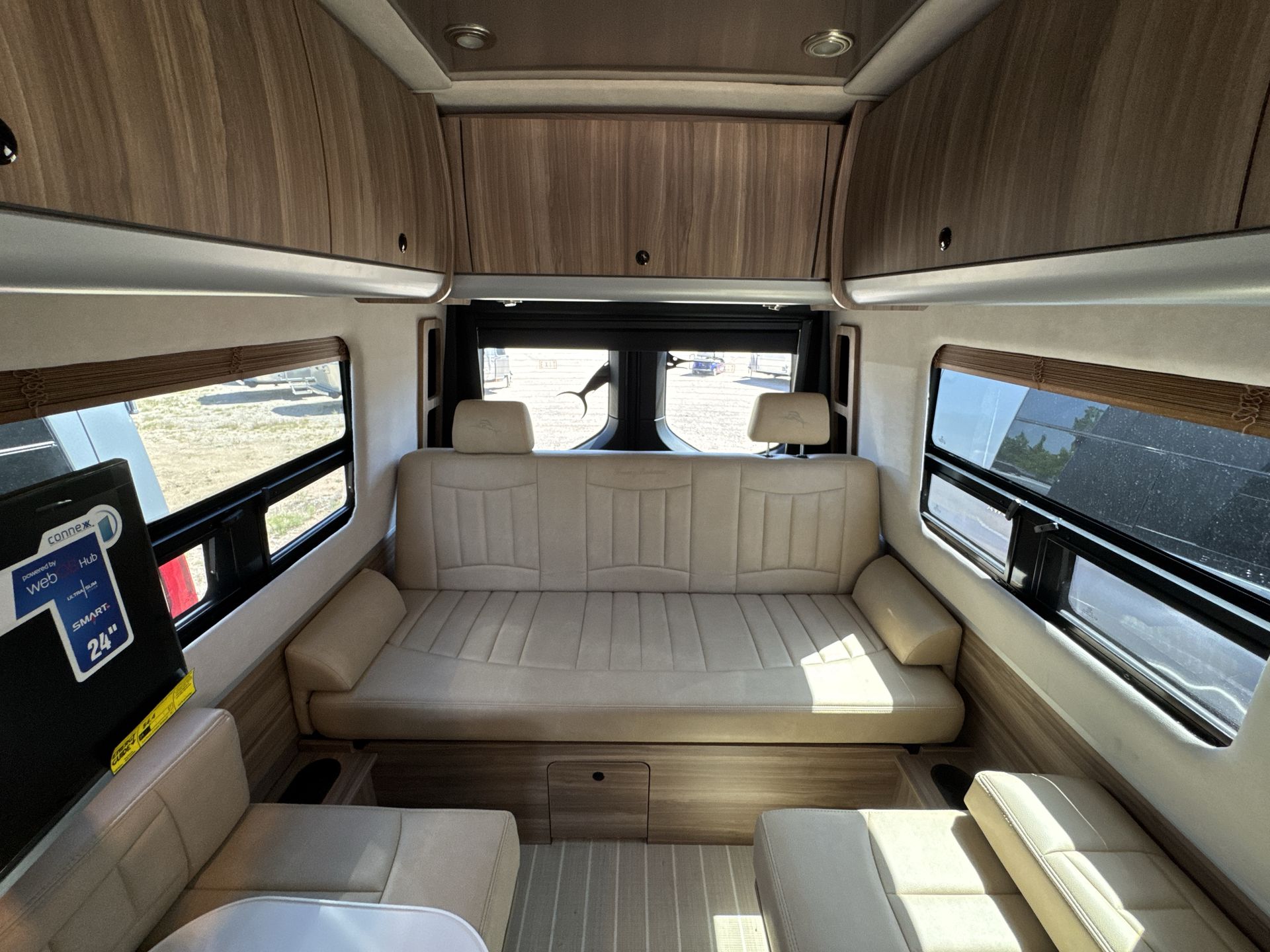 2025 Airstream 24 GL Base