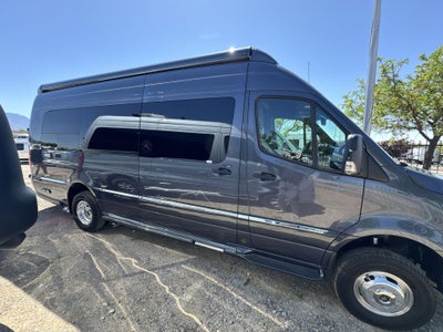 2025 Airstream 24 GL Base